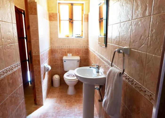 Villeleynah Amazing Gozitan Pool - Happy Munxar