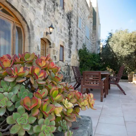Villa Villeleynah Amazing Gozitan Pool - Happy Munxar