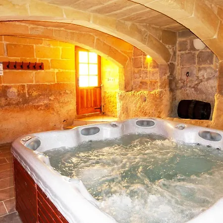 别墅 Villeleynah Amazing Gozitan Pool - Happy Munxar