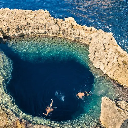 Villeleynah Amazing Gozitan Pool - Happy * Munxar