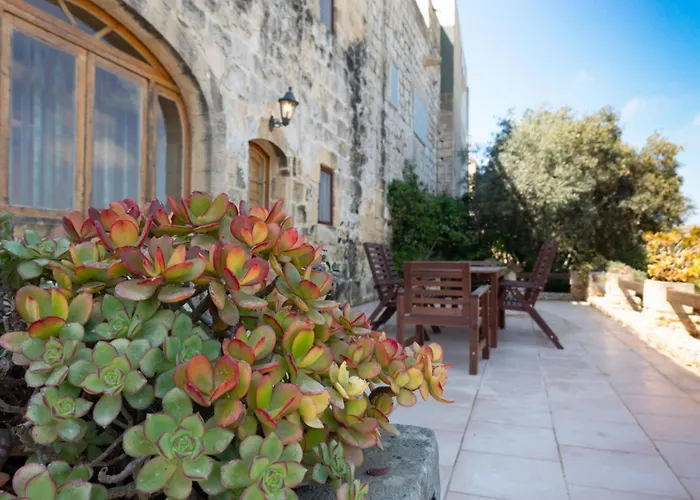 Villa Villeleynah Amazing Gozitan Pool - Happy Munxar